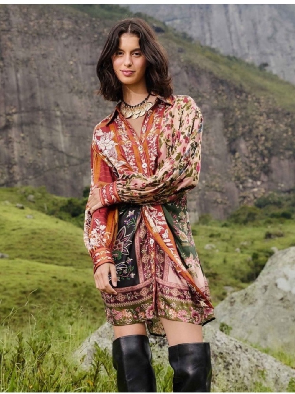 Mixed Winter Garden
Lenzing Viscose Mini Dress by farm Rio DT - Picture 2 of 15